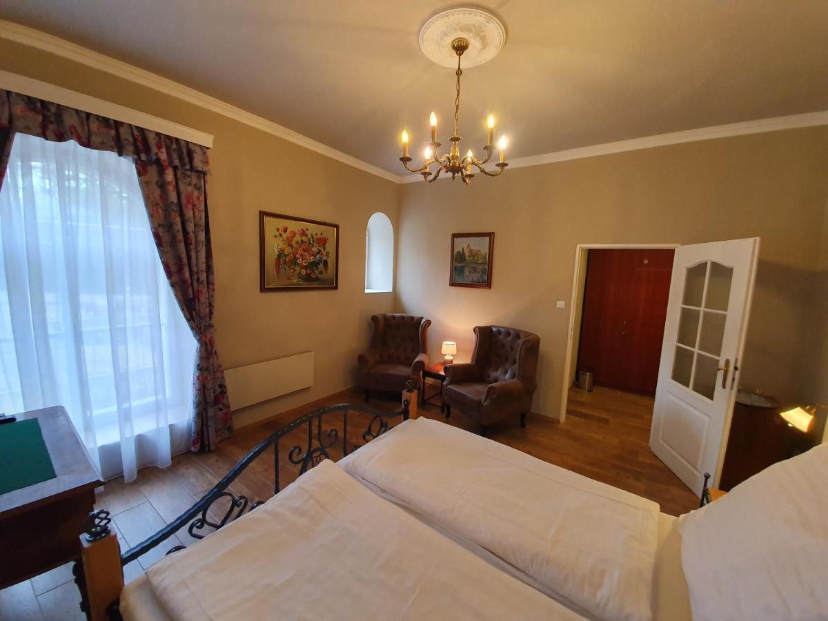 Lesni Hotel Perslak Nova Bystrice Room photo